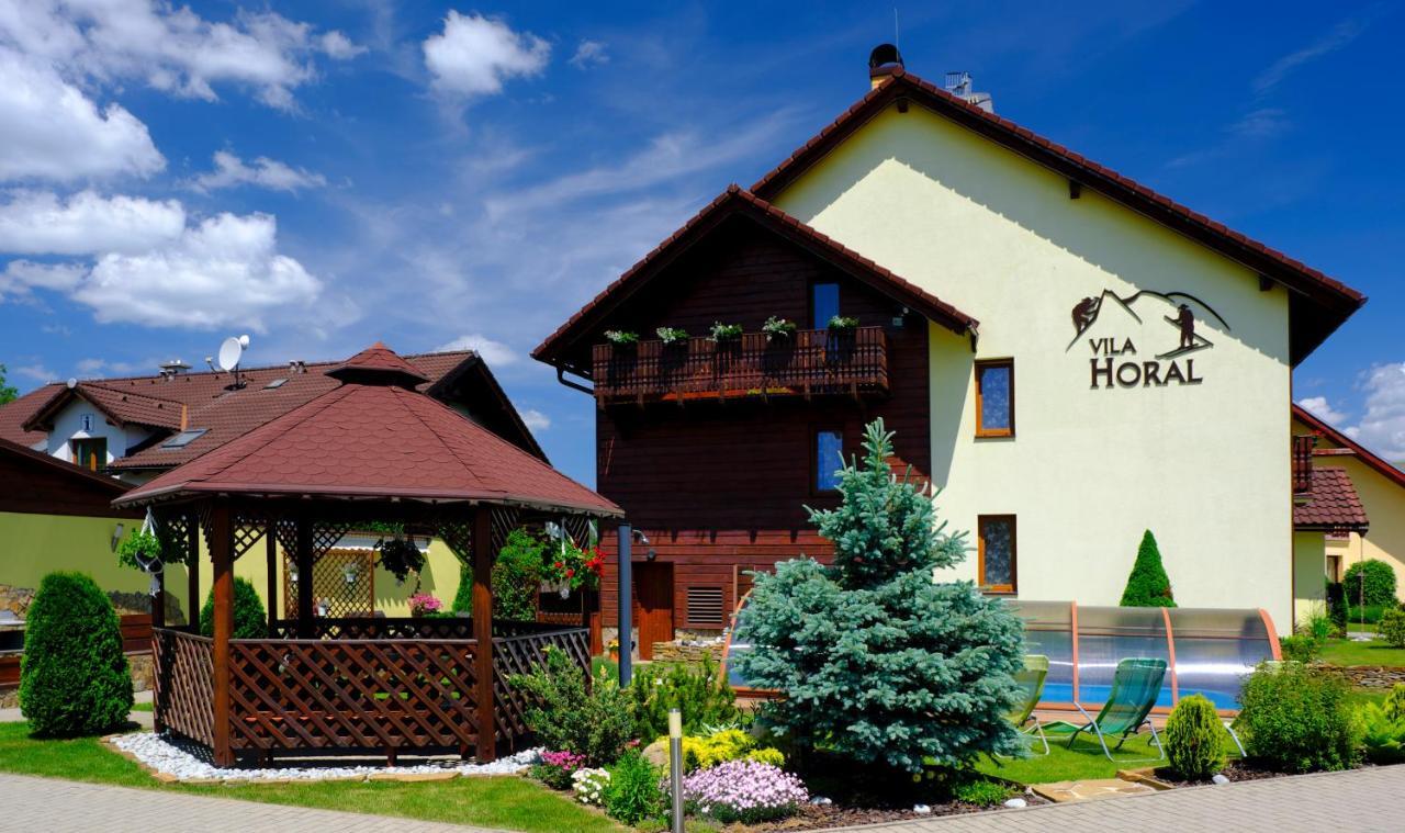 Vila Horal ลิฟตอฟสกีมิคูลาช ภายนอก รูปภาพ